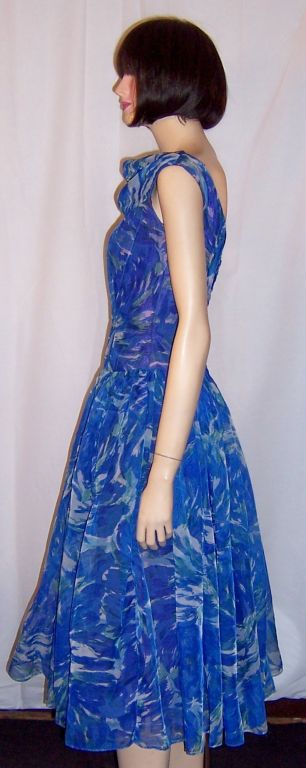 1950's Cobalt Blue/Turquoise Floral Printed Cocktail Dress For Sale 2