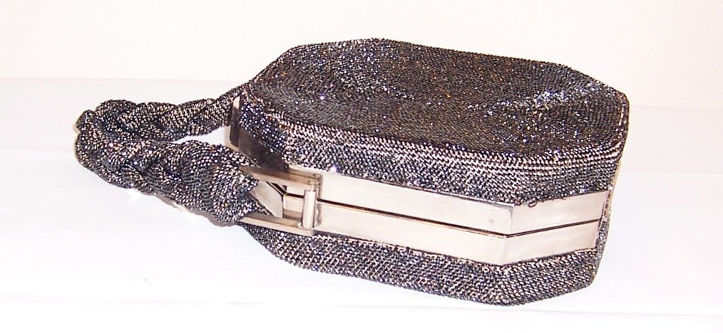 1940's Charcoal Gray Glass Beaded Handbag-Silver-Toned Frame For Sale 2