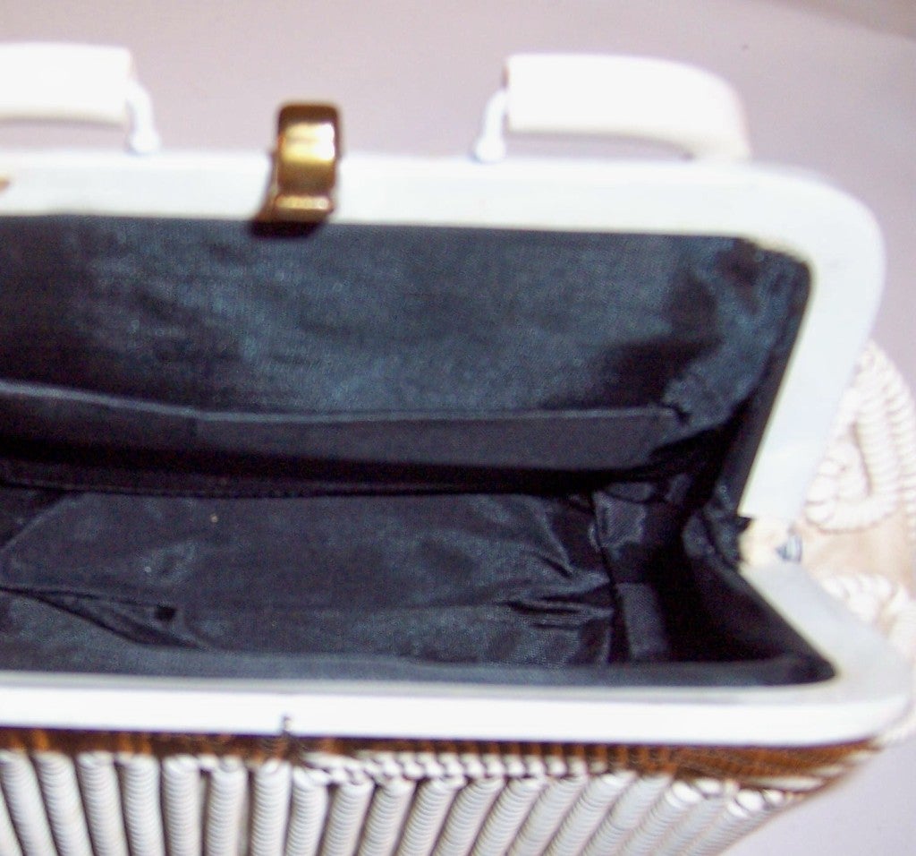 Women's Late 40's-Early 50's-White Plastic Coil Summertime Handbag For Sale