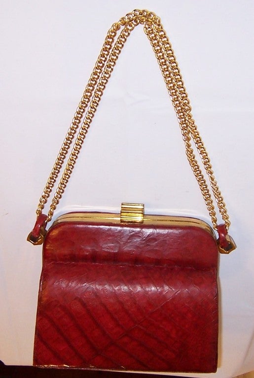 1940's Red Alligator Handbag with Double Gold  Chain Handles For Sale 2