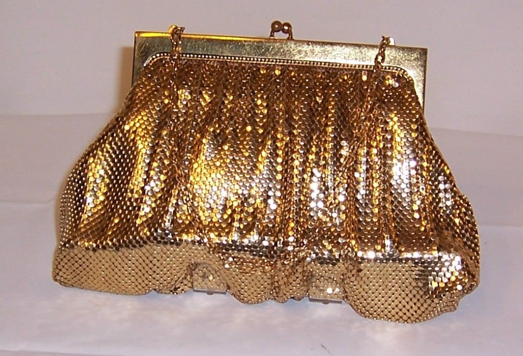 1950's Whiting & Davis Gold Mesh Handbag for Evening For Sale 1