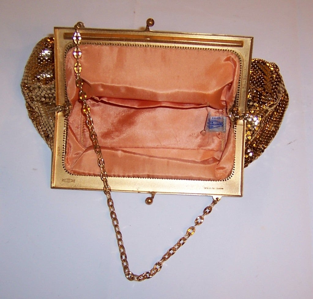 1950's Whiting & Davis Gold Mesh Handbag for Evening For Sale 5
