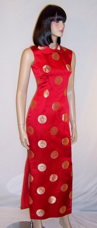 Women's 1960's Red Sleek & Sensual Silk Bocaded Cheongsam For Sale
