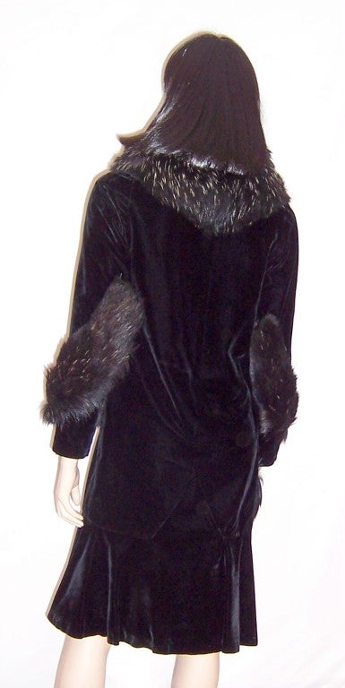 Women's Fabulous 1920's Black Silk Velvet Coat- Black Fur Collar & Trim For Sale