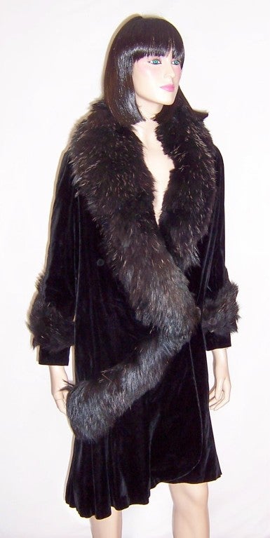 Fabulous 1920's Black Silk Velvet Coat- Black Fur Collar & Trim For Sale 2