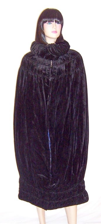 1920's  Black Silk Velvet Cocoon Evening Coat For Sale 3