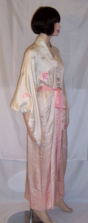 Women's 1920's White/Pink Hand-Embroided Kimono with Ombre Treatment For Sale