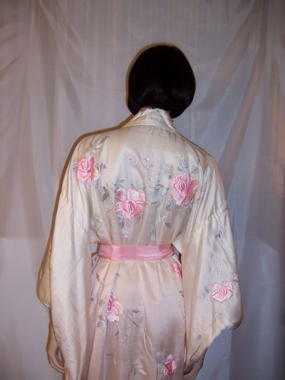 1920's White/Pink Hand-Embroided Kimono with Ombre Treatment For Sale 2