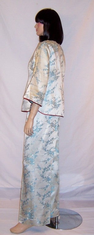 1960's Pale Blue Chinese Silk Brocade Lounging Ensemble For Sale 2