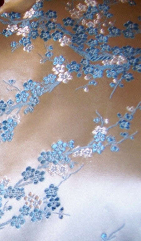 1960's Pale Blue Chinese Silk Brocade Lounging Ensemble For Sale 4