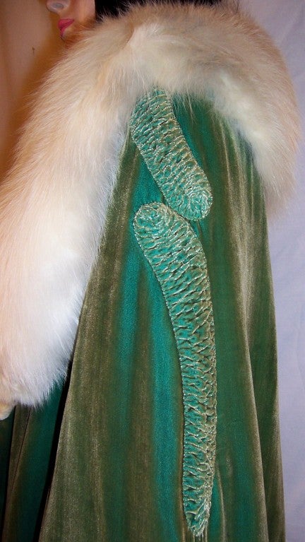 Extraordinary 1920's Silk Velvet Green Cape/ White Fox Collar 3