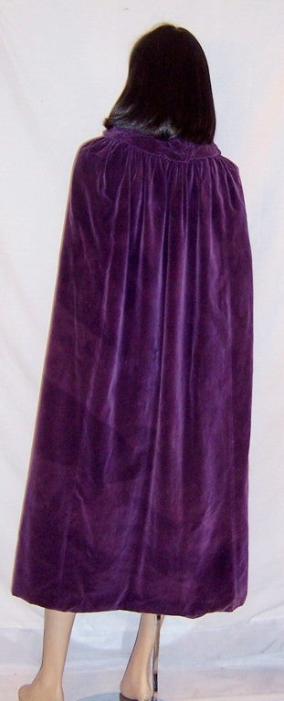 1920's Violet Velvet Cape- Bourne & Hollingsworth Ltd. London For Sale 1