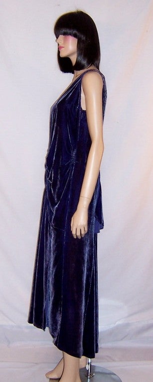1920's Jewel-Toned Plum Colored Silk Velvet Evening Gown For Sale 2