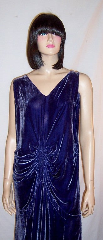 1920's Jewel-Toned Plum Colored Silk Velvet Evening Gown For Sale 4