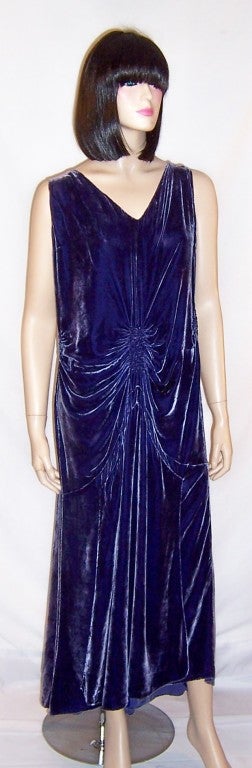 1920's Jewel-Toned Plum Colored Silk Velvet Evening Gown For Sale 5