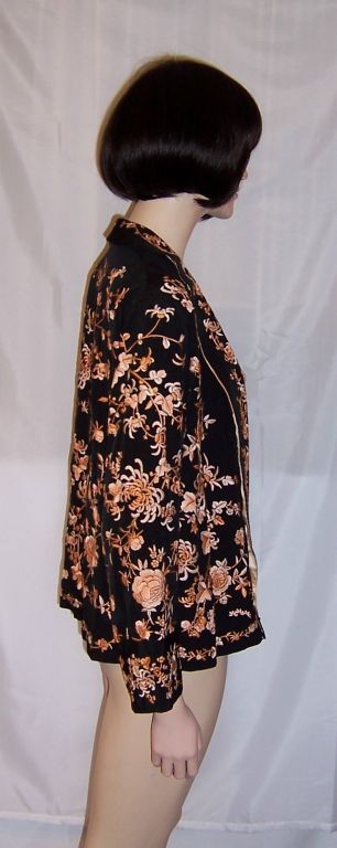 1920's Apricot/Black Silk Chinese  Hand-Embroidered Jacket For Sale 2