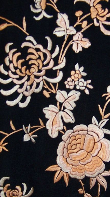 1920's Apricot/Black Silk Chinese  Hand-Embroidered Jacket For Sale 3