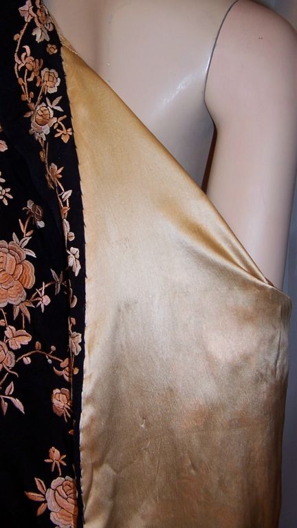 1920's Apricot/Black Silk Chinese  Hand-Embroidered Jacket For Sale 4