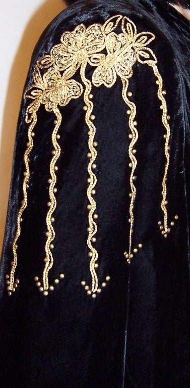 Women's Art Deco Black Silk Velvet Cape with Gold Metallic Embroidery For Sale
