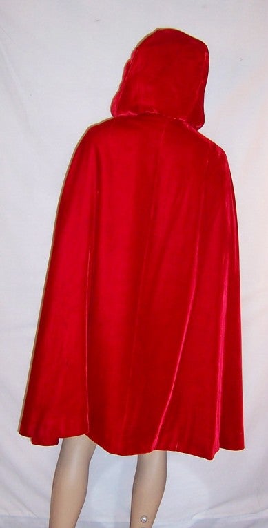 Women's 1950's Vintage,  Cherry Red Velvet Hooded Evening Cape For Sale