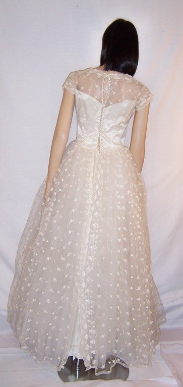 1950's White Lace & Embroidered Tulle Floor Length Gown For Sale 1