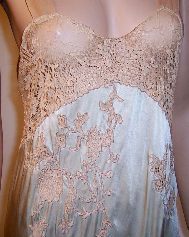 Women's 1920's Palest Turquoise & Ecru Lace Negligee