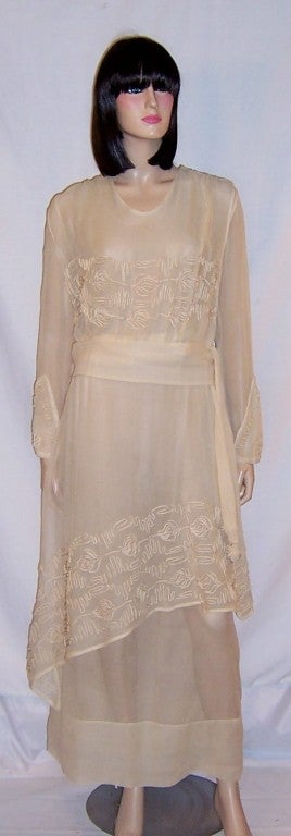 Edwardian  Ivory  Silk Chiffon Tea Gown in Art & Crafts Style For Sale 3