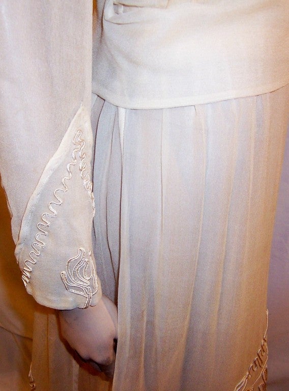 Edwardian  Ivory  Silk Chiffon Tea Gown in Art & Crafts Style For Sale 6