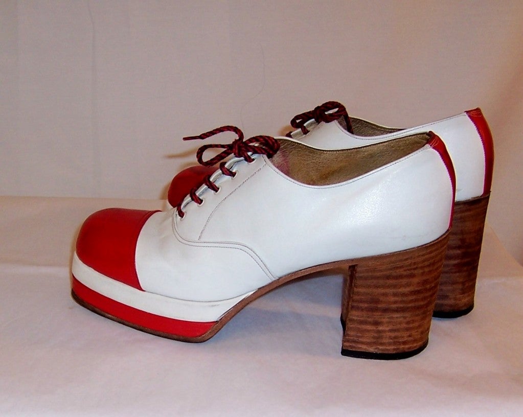 Men's Original 1970's Red & White Leather Platform Disco Shoes In Good Condition For Sale In Oradell, NJ