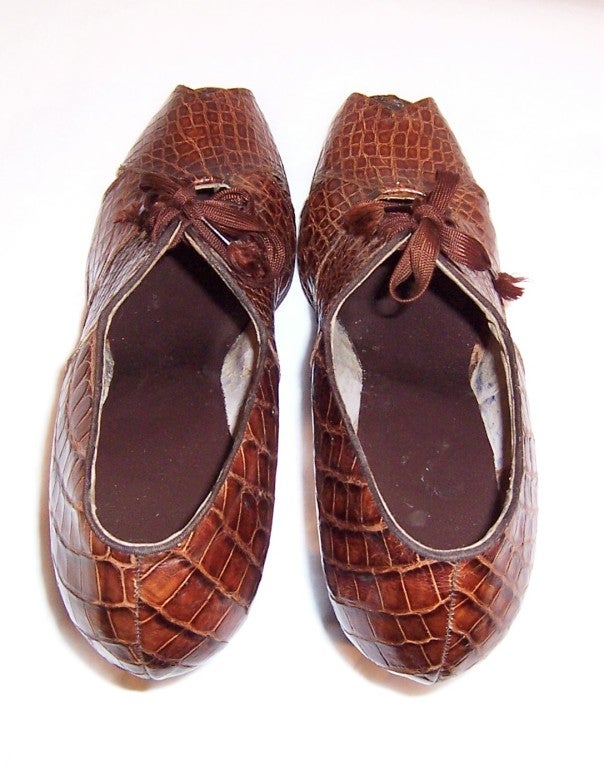 1940's Peep Toe Brown Alligator Tie Shoes by Florsheim for Women 2