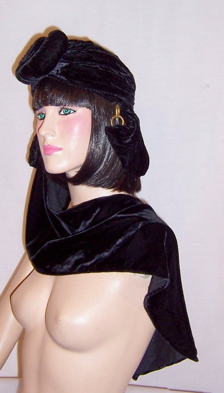 Dramatic 1940's Black Velvet Knotted Turban with Drape/Earrings 2