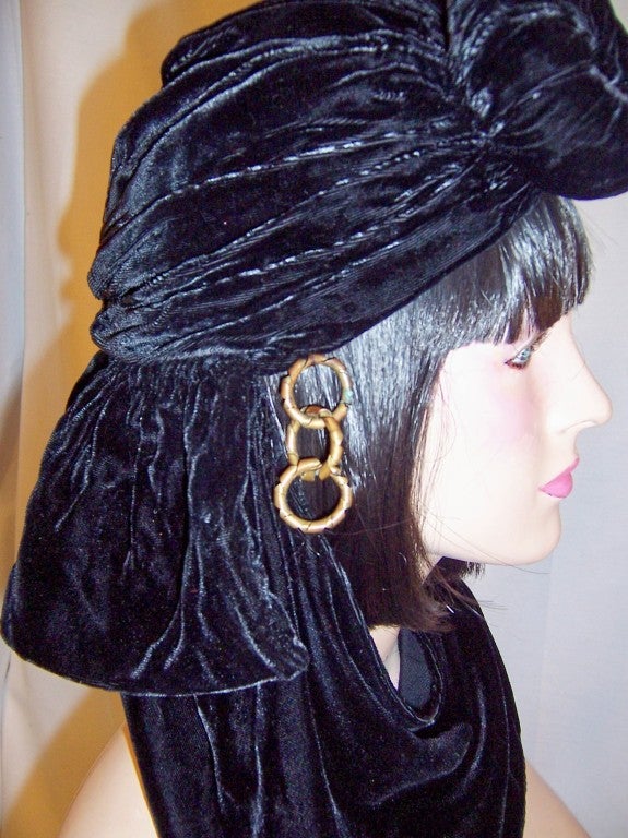 Dramatic 1940's Black Velvet Knotted Turban with Drape/Earrings 6