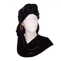 Dramatic 1940's Black Velvet Knotted Turban with Drape/Earrings