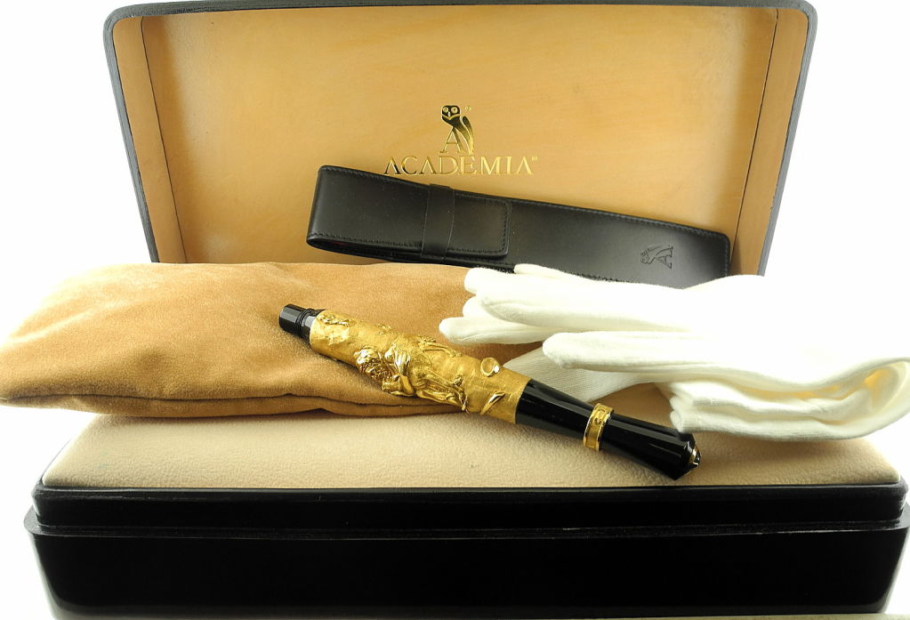 Women's or Men's Stipula Academia 'Virtus Memoriae' Gold Fountain Pen