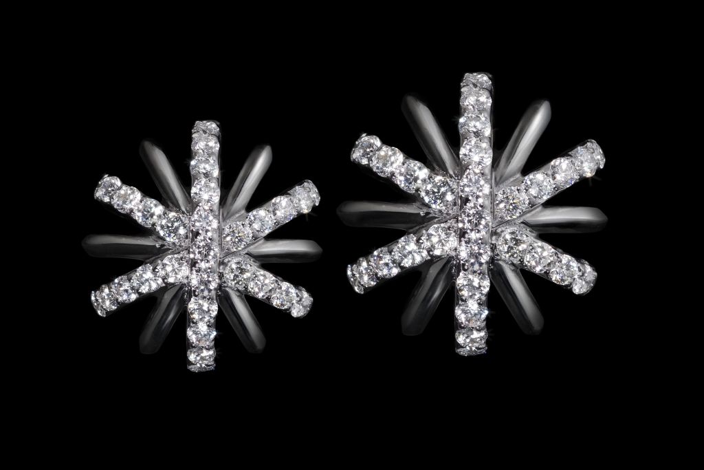 Contemporary Alexandra Mor Diamond Snowflake Earrings in Platinum For Sale