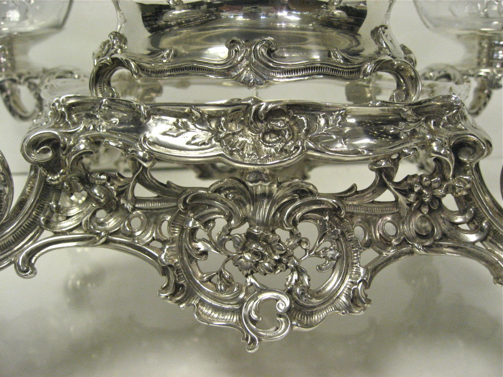 An Usual, Sterling Silver & Etched Glass Centerpiece / Epergne. The Large Center Bowl With 4 Matching Side Bowls Sit On A Pierced & Cast 4 Armed Frame. The Silver Bowl Mounts Can All Be Unscrewed From The Epergne Frame, And The Bowls Can Be Used On