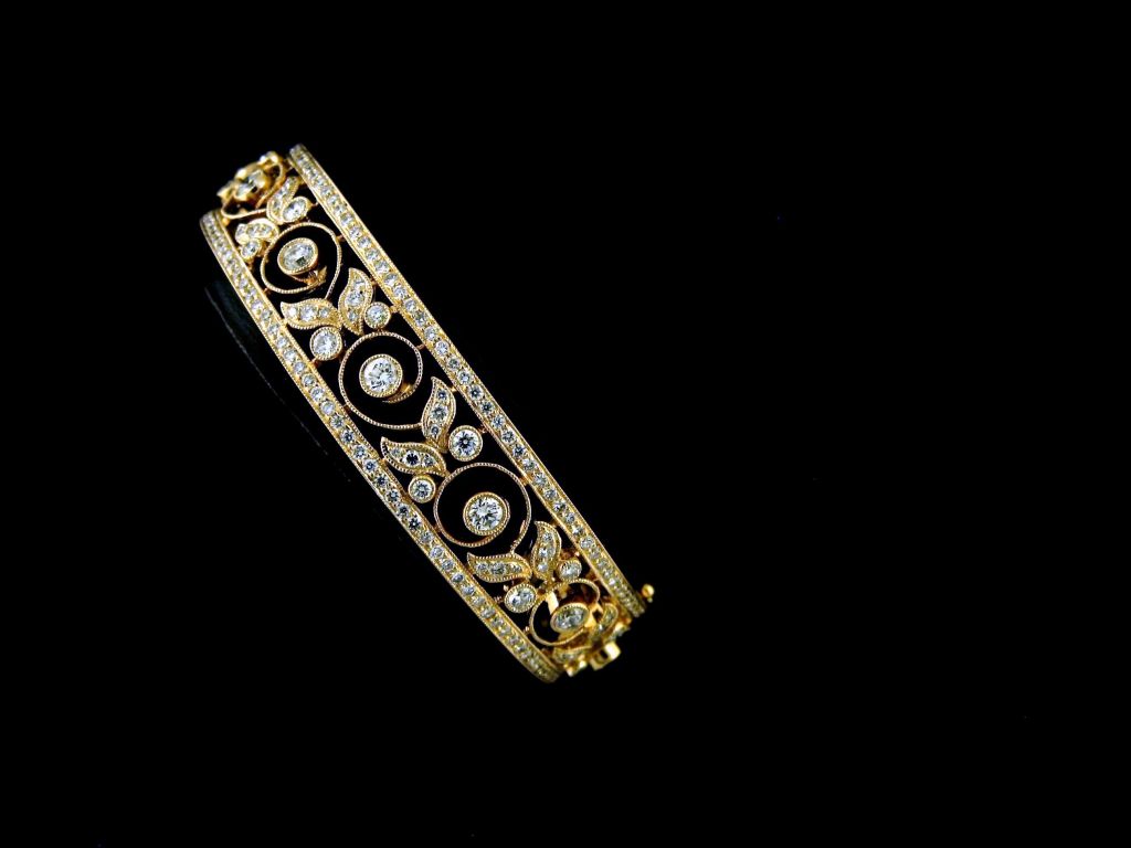Women's Diamond Flower Bracelet For Sale