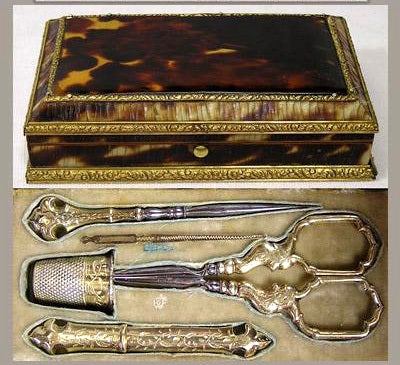Absolutely exquisite and very rare antique 1830s French Boulle style faux shell & gilt ormolu sewing casket, a magnificent etui with fitted interior and COMPLETE with five original gilded sterling silver or vermeil implements!! One of our finest