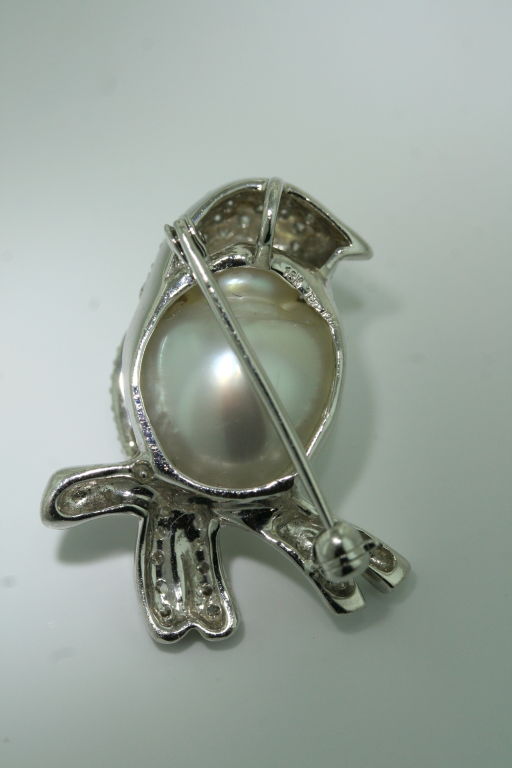 Women's Bird Brooch Diamond South Sea Baroque Pearl For Sale