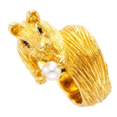 VAN CLEEF & ARPELS A Gold 'Squirrel' Ring