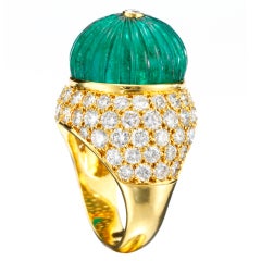 VAN CLEEF & ARPELS Carved Fluted Emerald Bead Diamond Gold Bombé