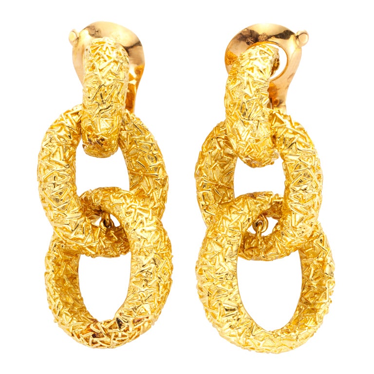 VAN CLEEF & ARPELS Textured Gold Ear Clips