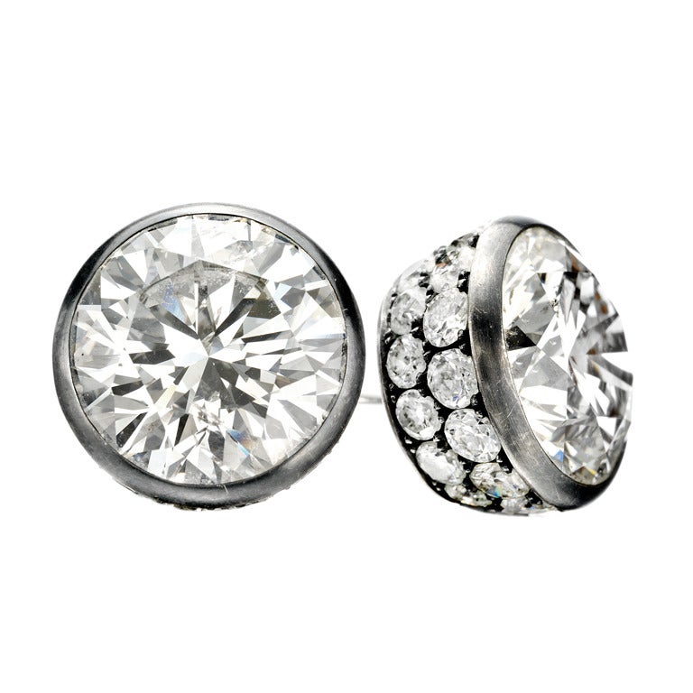 HEMMERLE A Pair of Diamond Stud Earrings For Sale