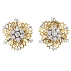 VAN CLEEF & ARPELS Diamond and Gold "Snowflakes" Earclips