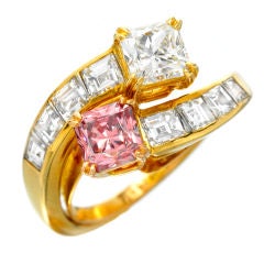 VAN CLEEF & ARPELS 'Toi et Moi' Colored Diamond Ring