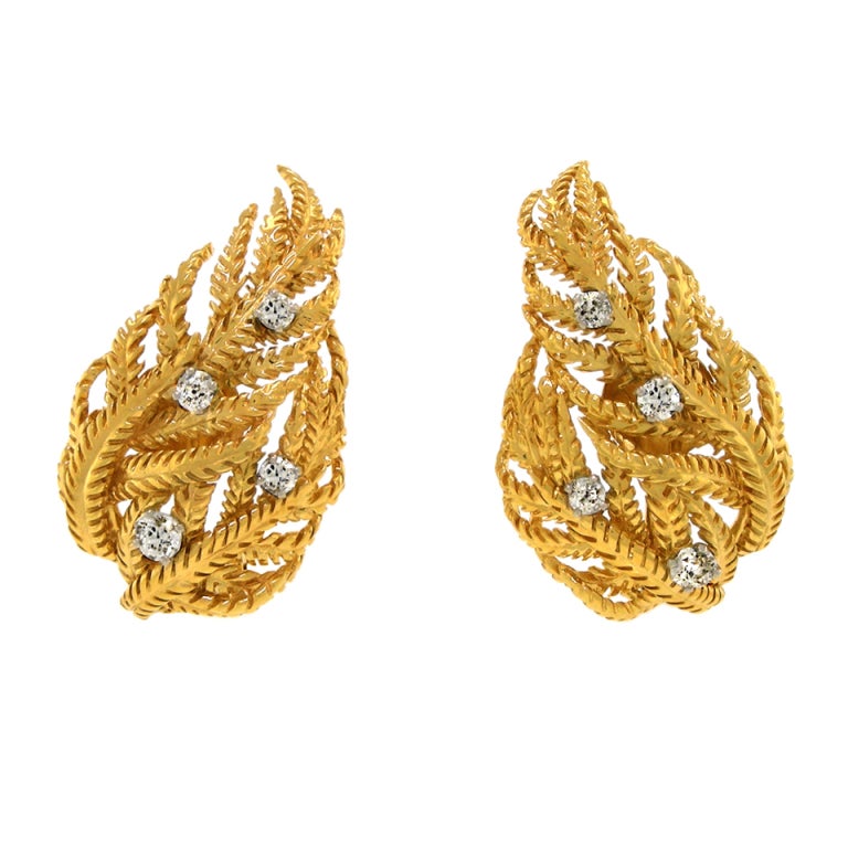 DAVID WEBB Diamond Set Gold Earrings In Excellent Condition In Litchfield, CT