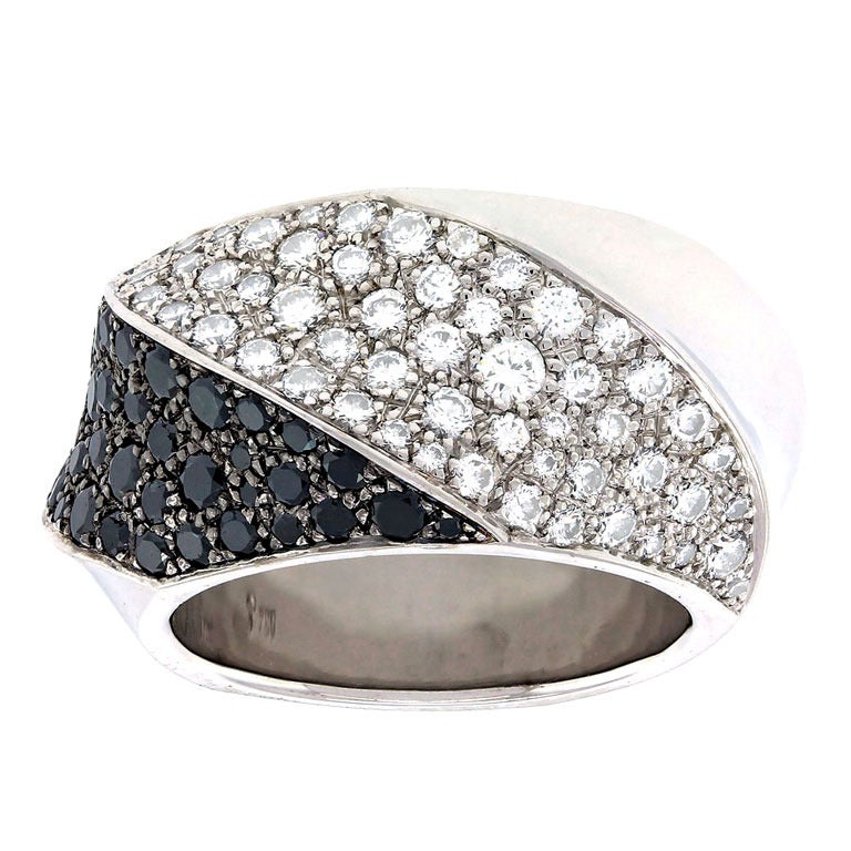 Black and White Diamond Ring in Gold at 1stdibs