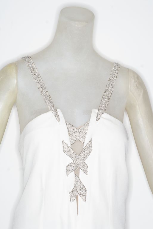 Valentino Prêt-å-Porter White Crepe Gown with Embroidered Straps For Sale 1