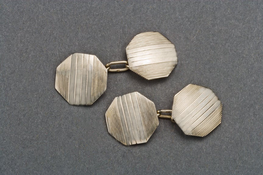 1930s French Art Deco 18k White Gold Cufflinks, Paris In Good Condition In St. Catharines, ON