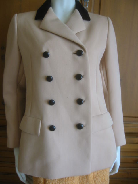 Wonderful riding style jacket from Norman Norell<br />
<br />
Bust 38